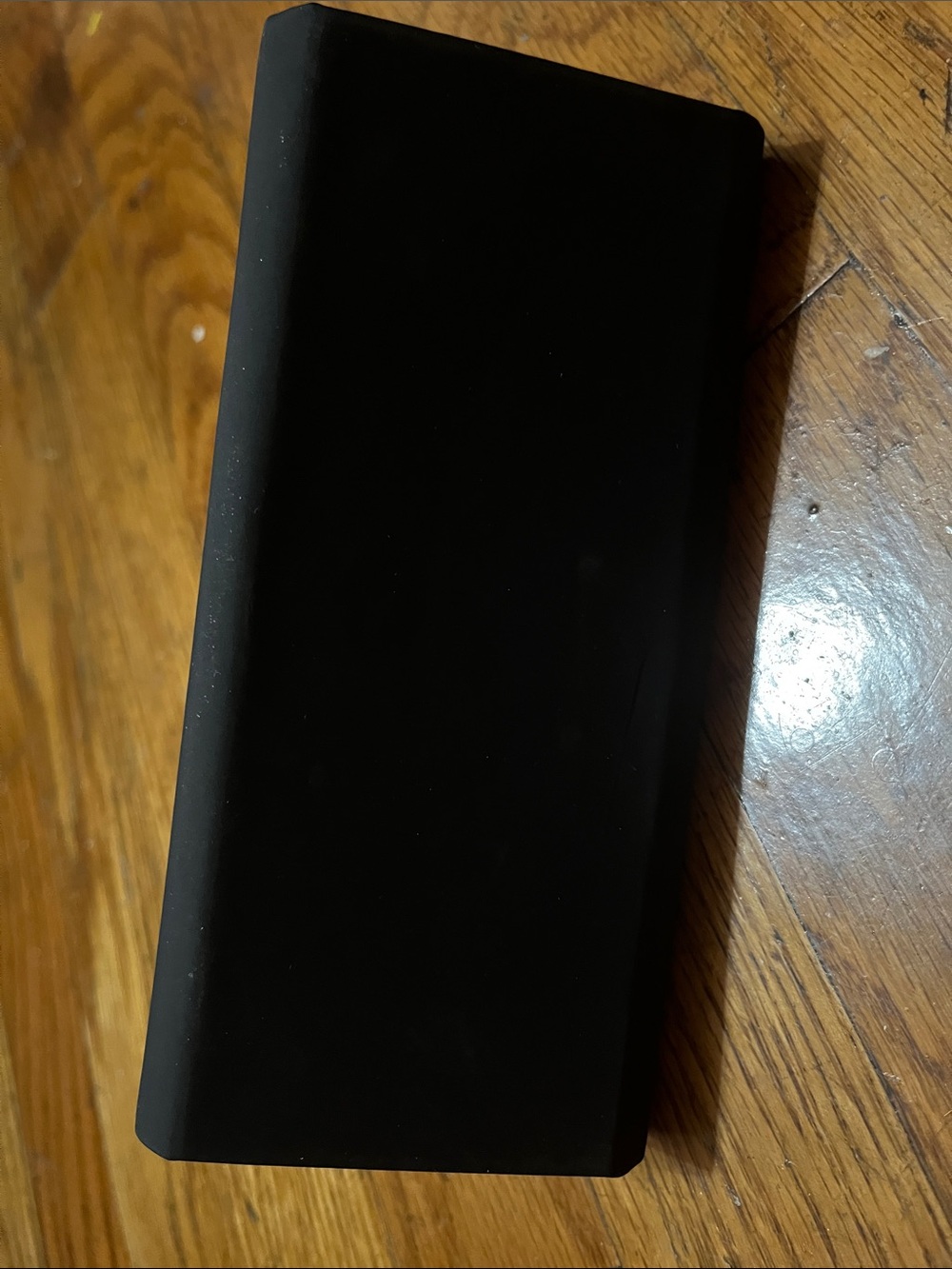 Maui Jim Black Sunglass Case with Gold Logo - Picture 4 of 8